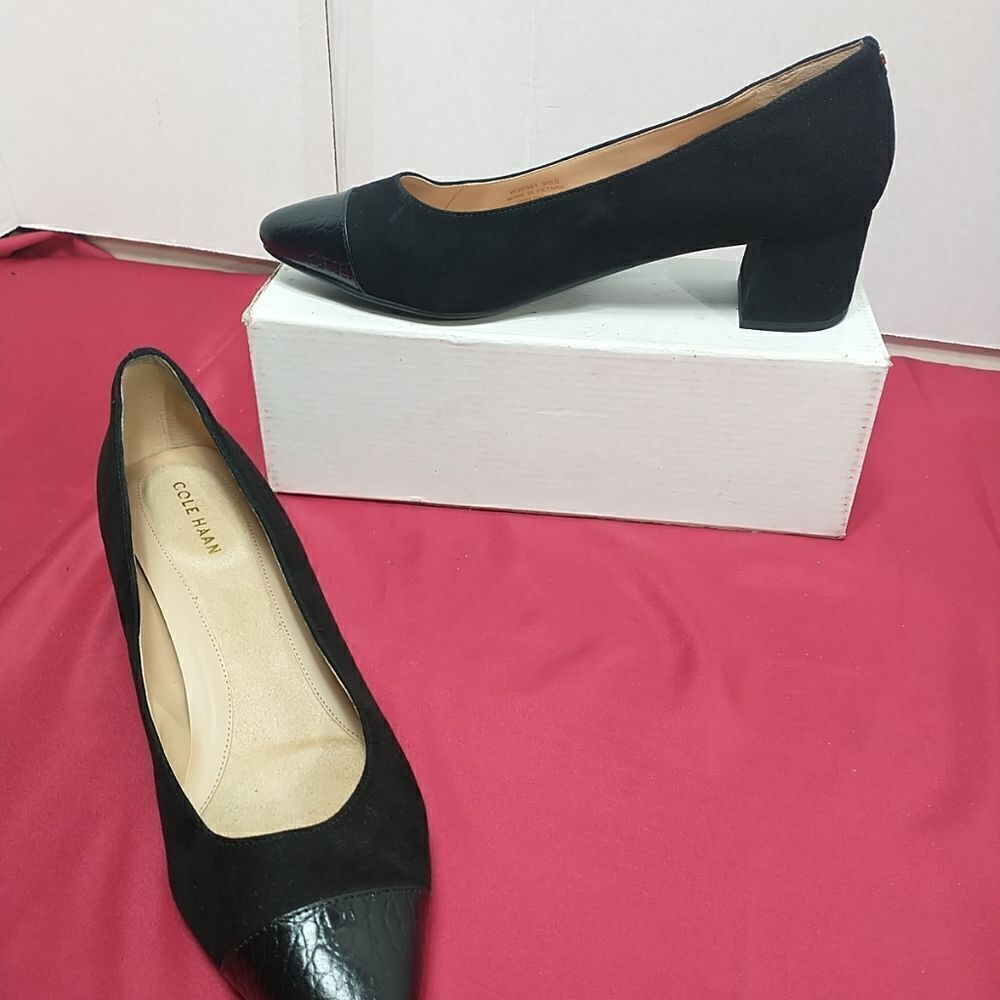 Cole Haan The Go-To Pump Women’s Size 9.5B Black Croc Leather / Suede Heels.
